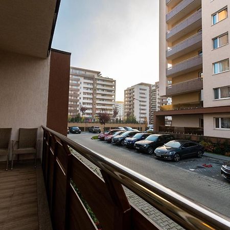 Yan Apartment - Near Mall & Free Private Parking ブラショフ エクステリア 写真