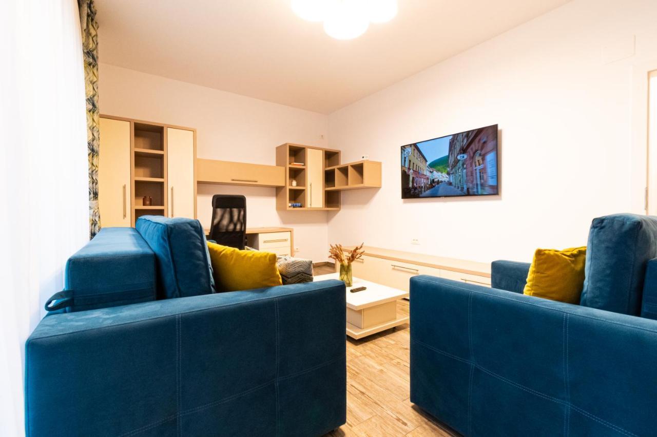 Yan Apartment - Near Mall & Free Private Parking ブラショフ エクステリア 写真