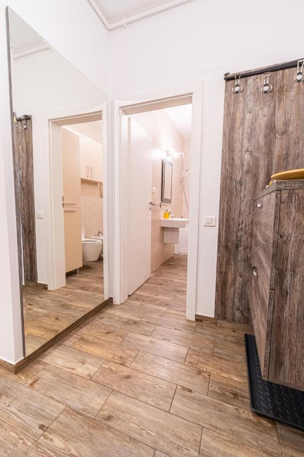Yan Apartment - Near Mall & Free Private Parking ブラショフ エクステリア 写真