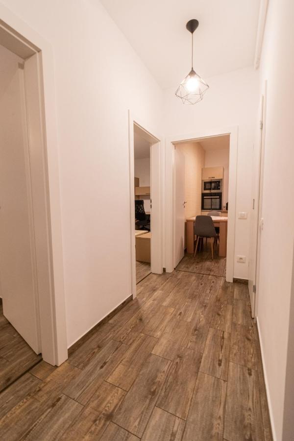 Yan Apartment - Near Mall & Free Private Parking ブラショフ エクステリア 写真