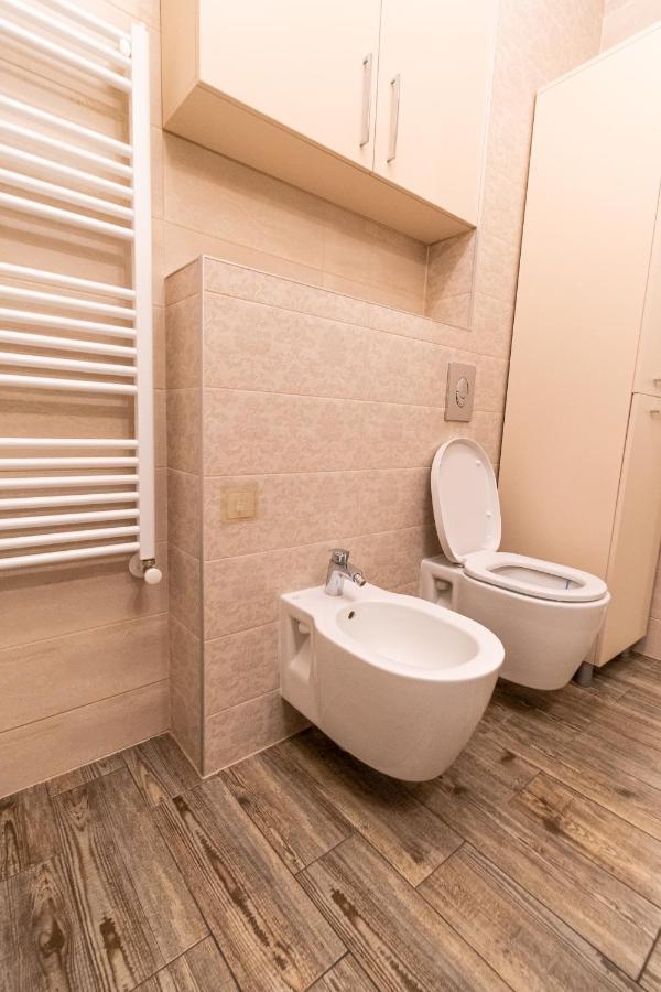Yan Apartment - Near Mall & Free Private Parking ブラショフ エクステリア 写真