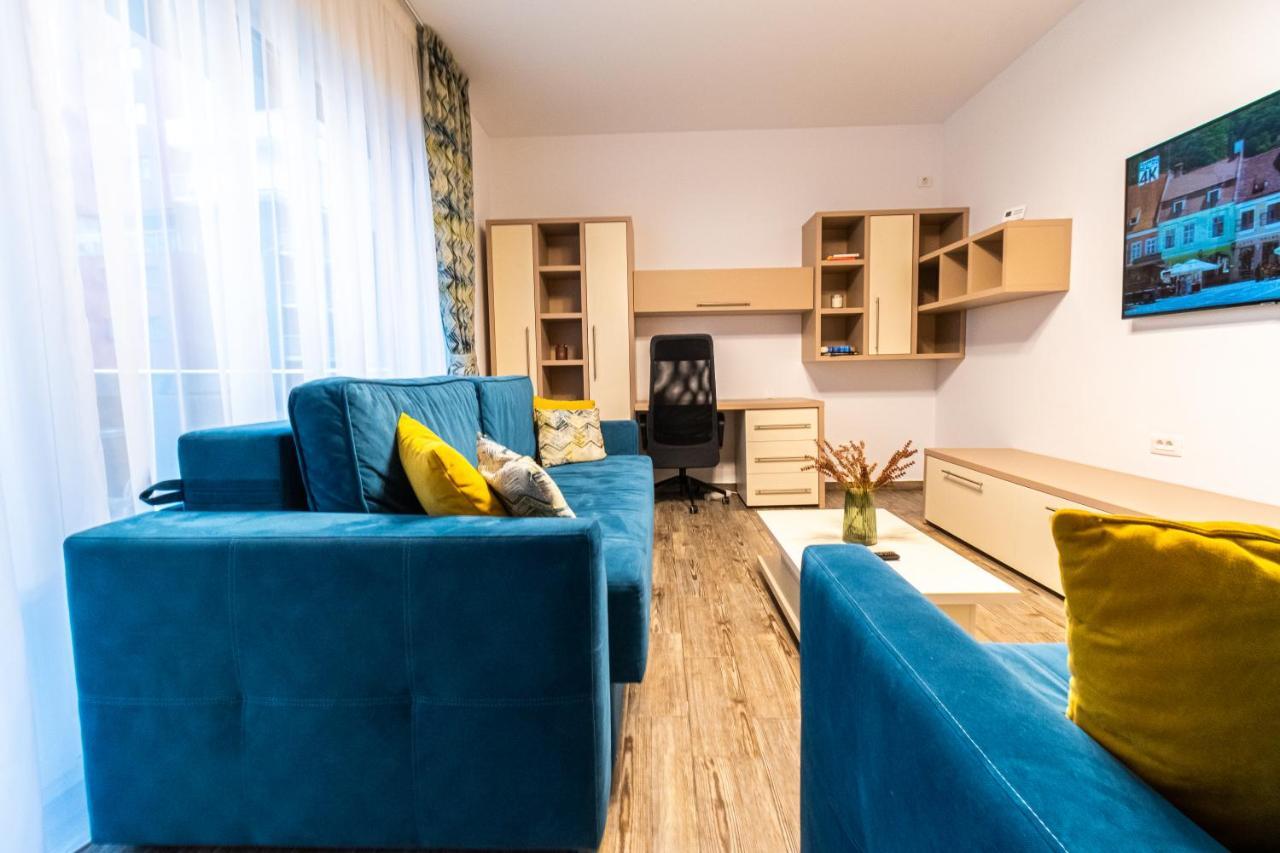 Yan Apartment - Near Mall & Free Private Parking ブラショフ エクステリア 写真