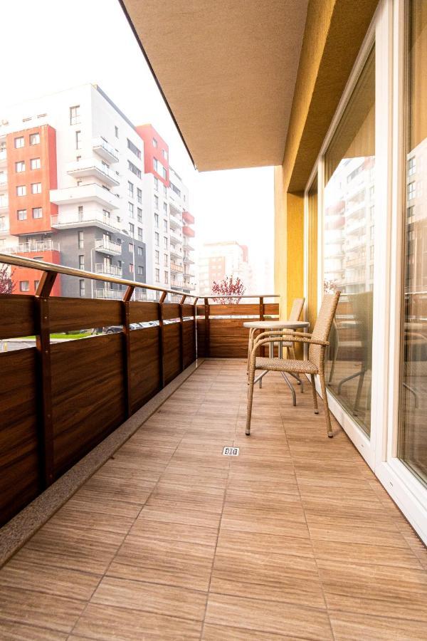 Yan Apartment - Near Mall & Free Private Parking ブラショフ エクステリア 写真