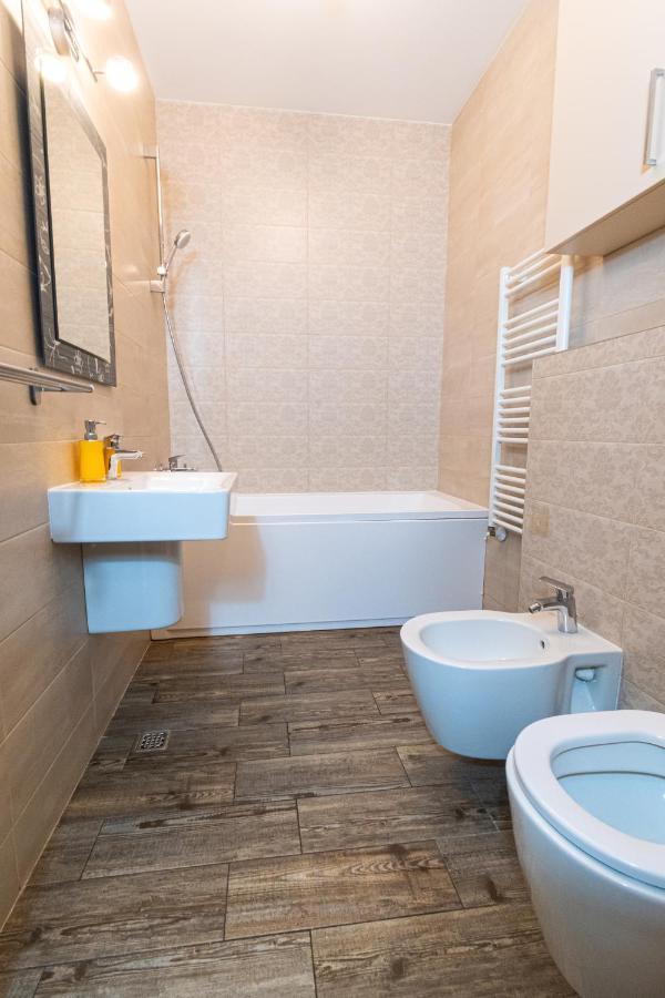 Yan Apartment - Near Mall & Free Private Parking ブラショフ エクステリア 写真
